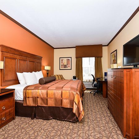 Best Western Plus Midwest Inn & Suites Salina Exteriör bild