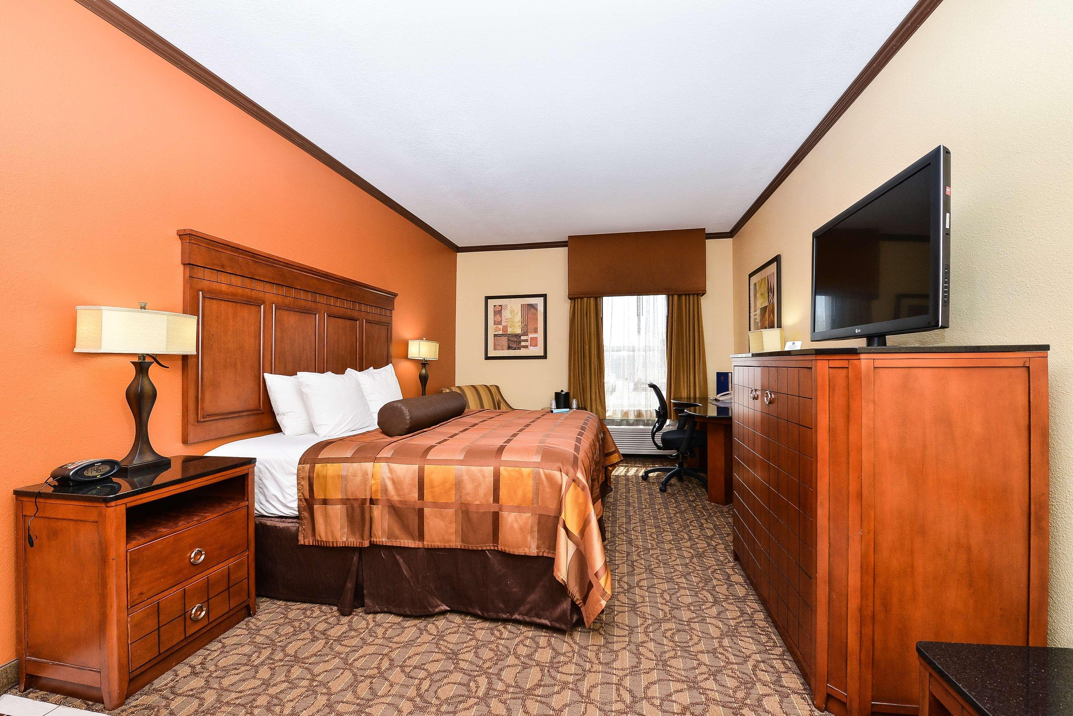 Best Western Plus Midwest Inn & Suites Salina Exteriör bild