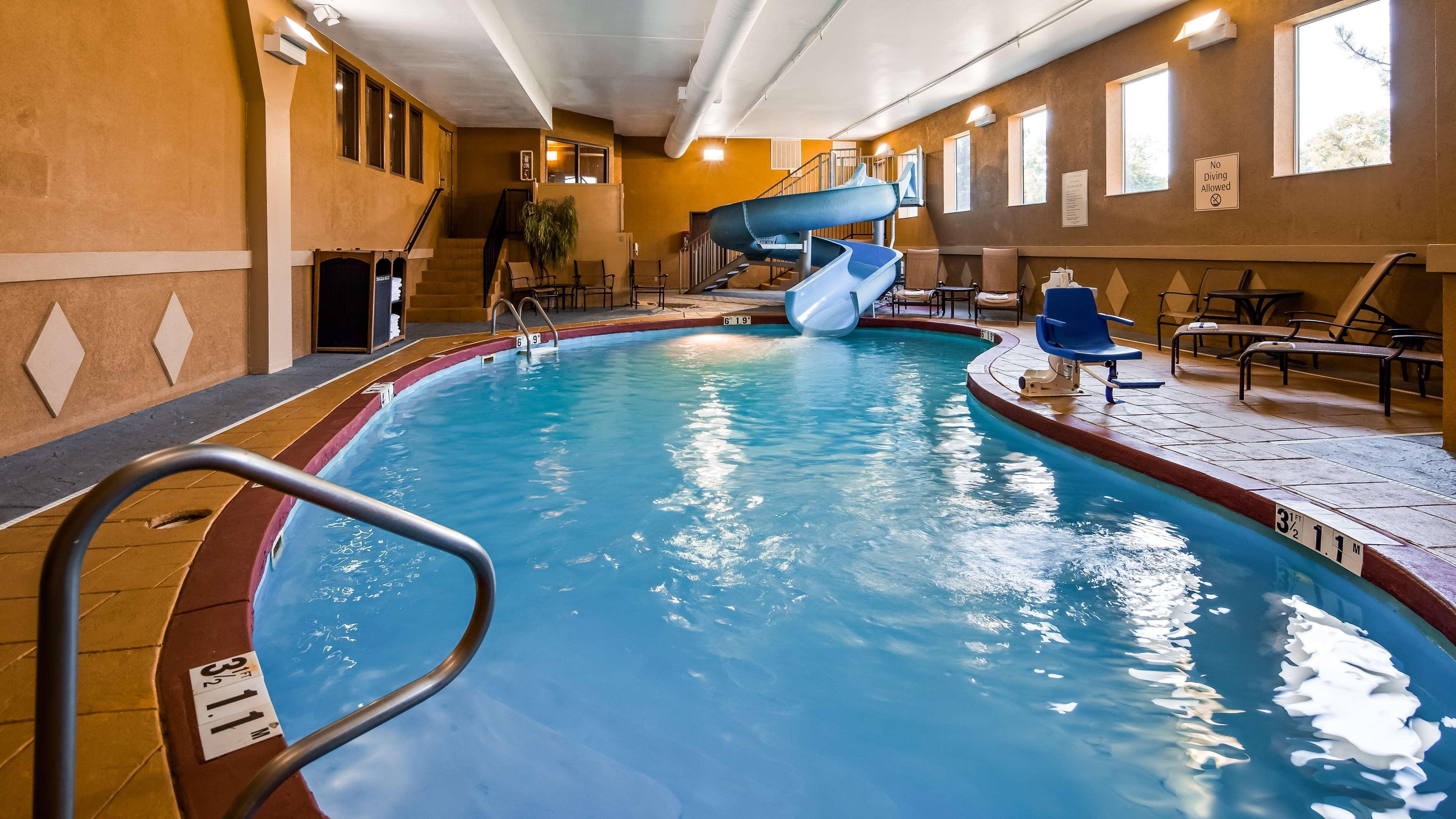 Best Western Plus Midwest Inn & Suites Salina Exteriör bild