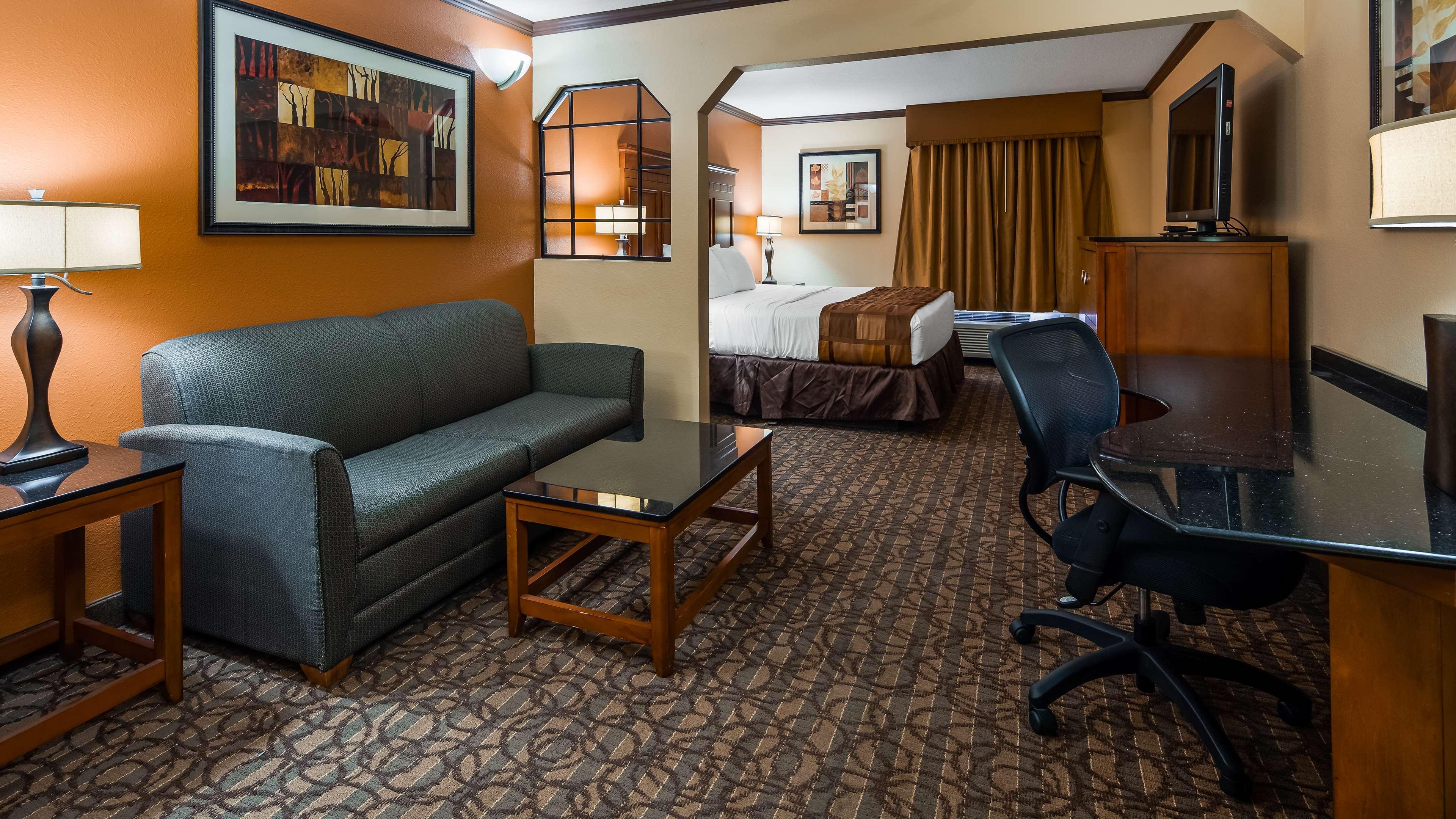 Best Western Plus Midwest Inn & Suites Salina Exteriör bild