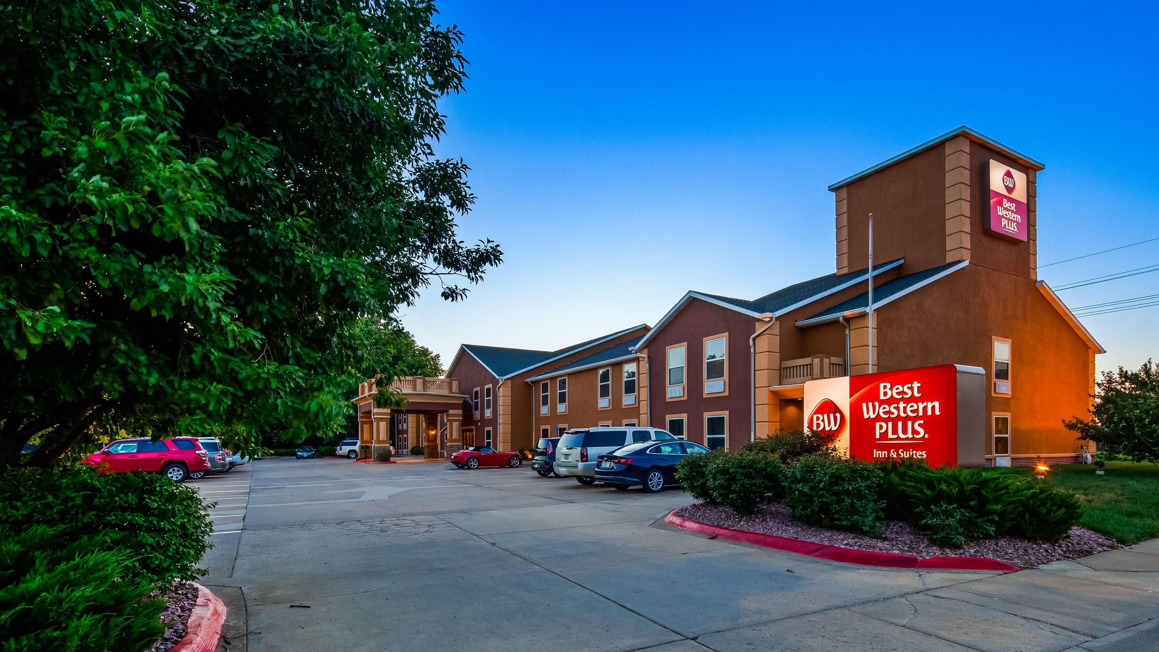 Best Western Plus Midwest Inn & Suites Salina Exteriör bild