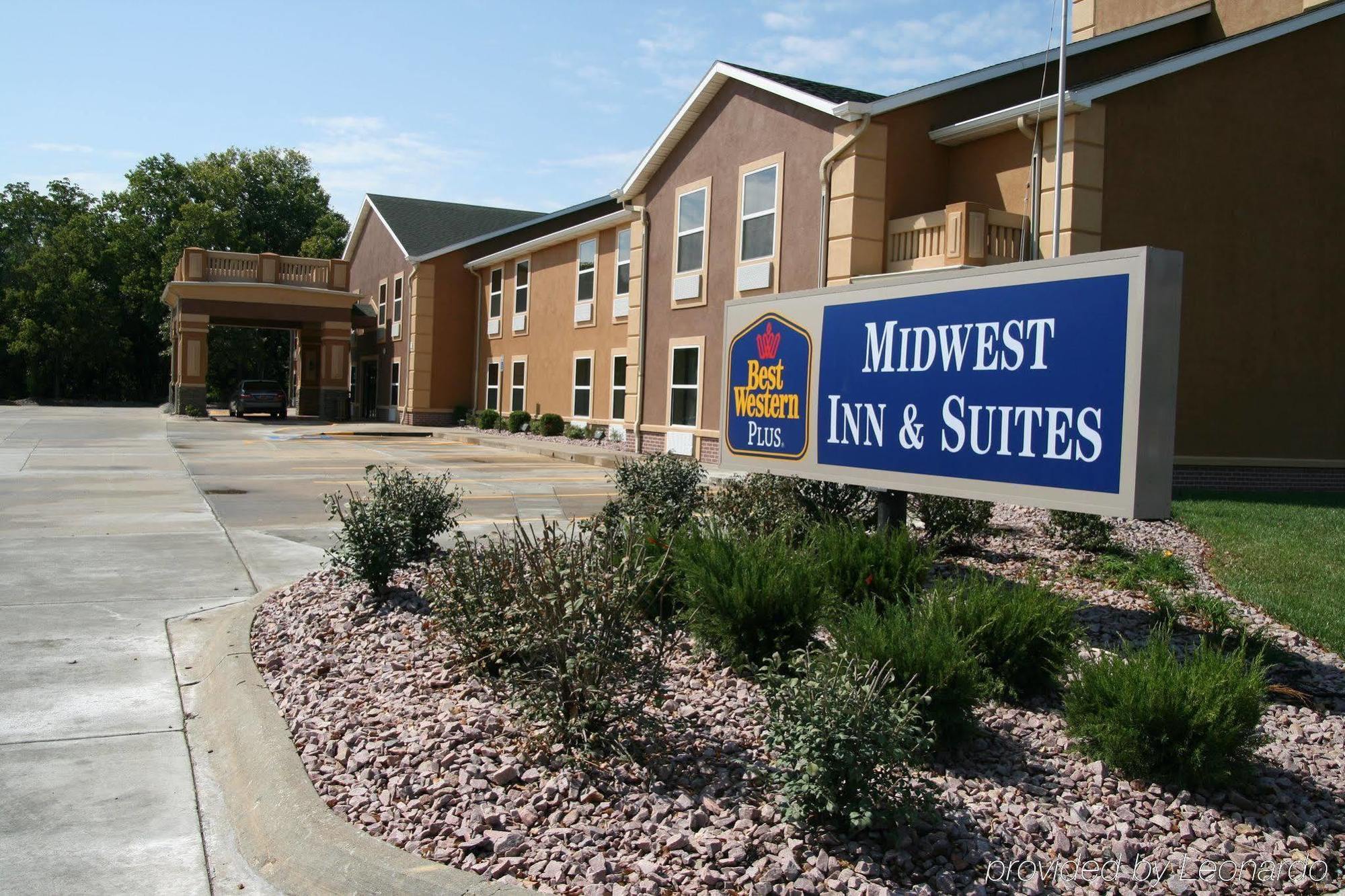 Best Western Plus Midwest Inn & Suites Salina Exteriör bild
