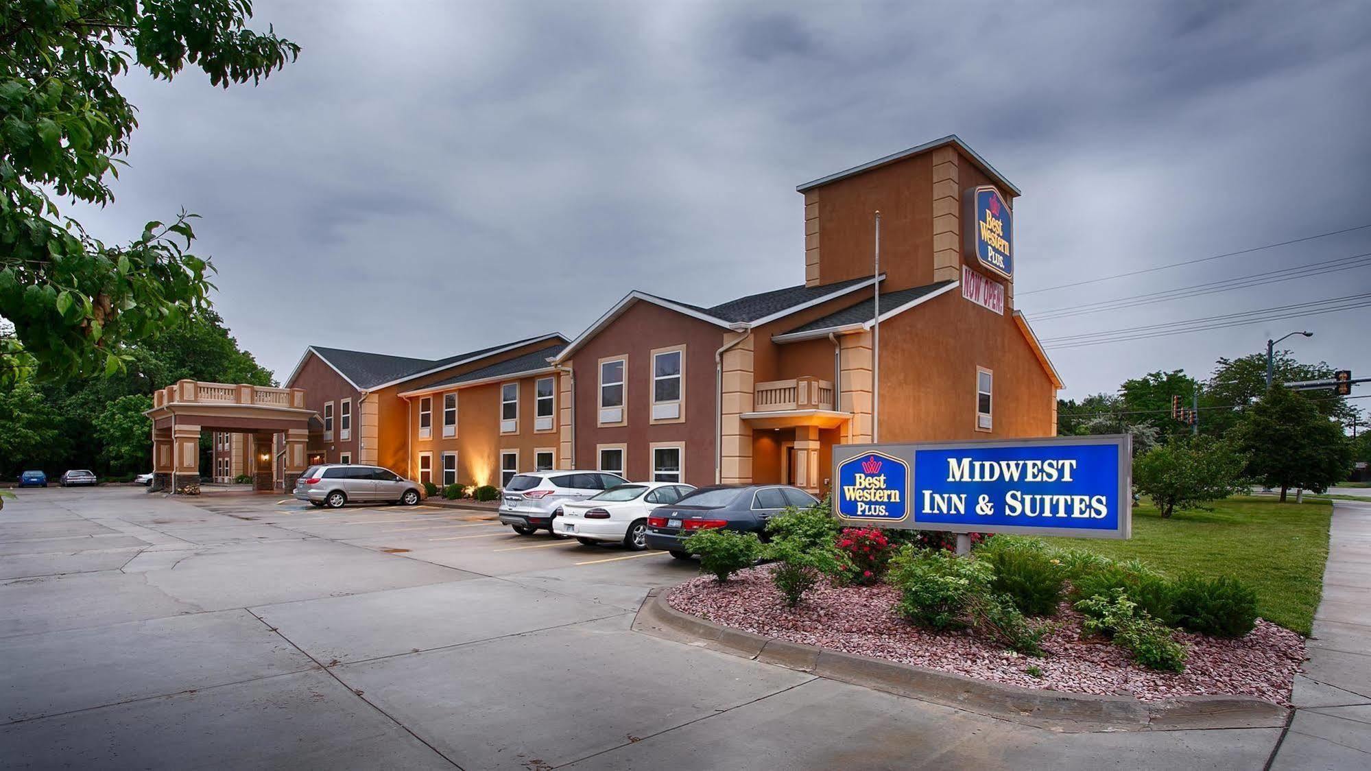 Best Western Plus Midwest Inn & Suites Salina Exteriör bild