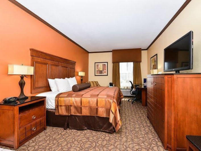 Best Western Plus Midwest Inn & Suites Salina Exteriör bild
